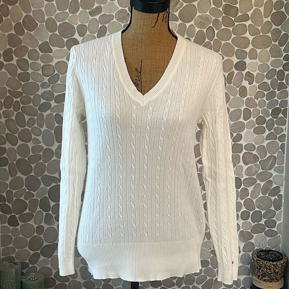 NWOT Tommy Hilfiger cream cable knit V-neck sweater – size XL